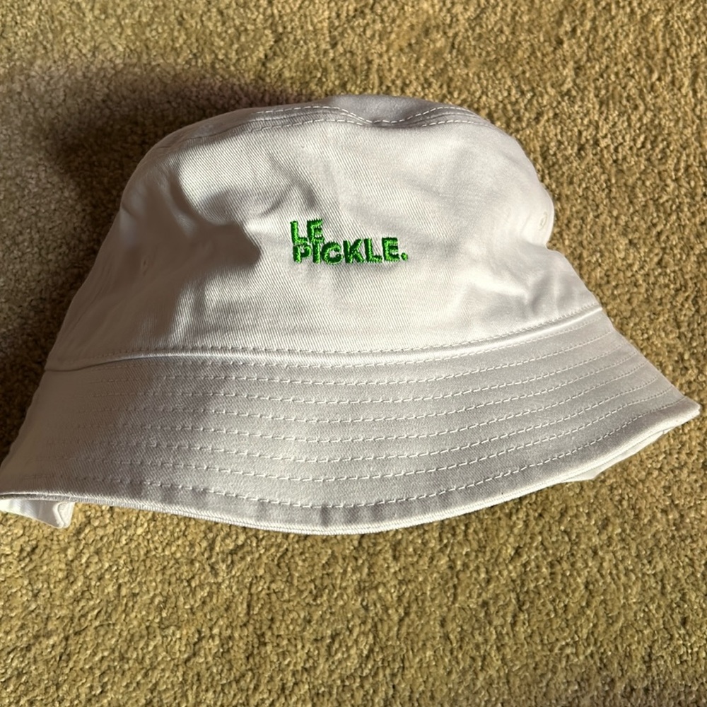 LE PICKLE BUCKET ICONIC HAT